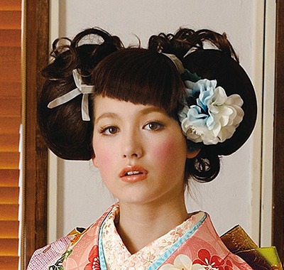 成人式の髪型・髪飾り｜日本中の人気髪飾り700点とヘアスタイル
