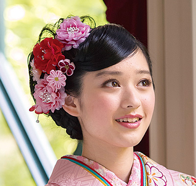 成人式の髪型 髪飾り 日本中の人気髪飾り700点とヘアスタイル