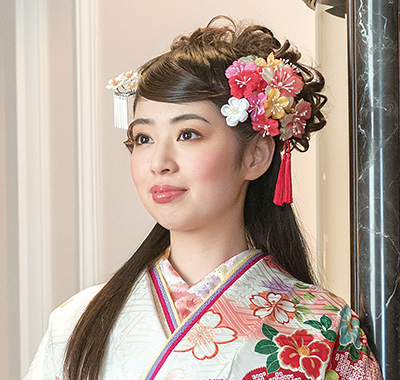 成人式の髪型 髪飾り 日本中の人気髪飾り700点とヘアスタイル