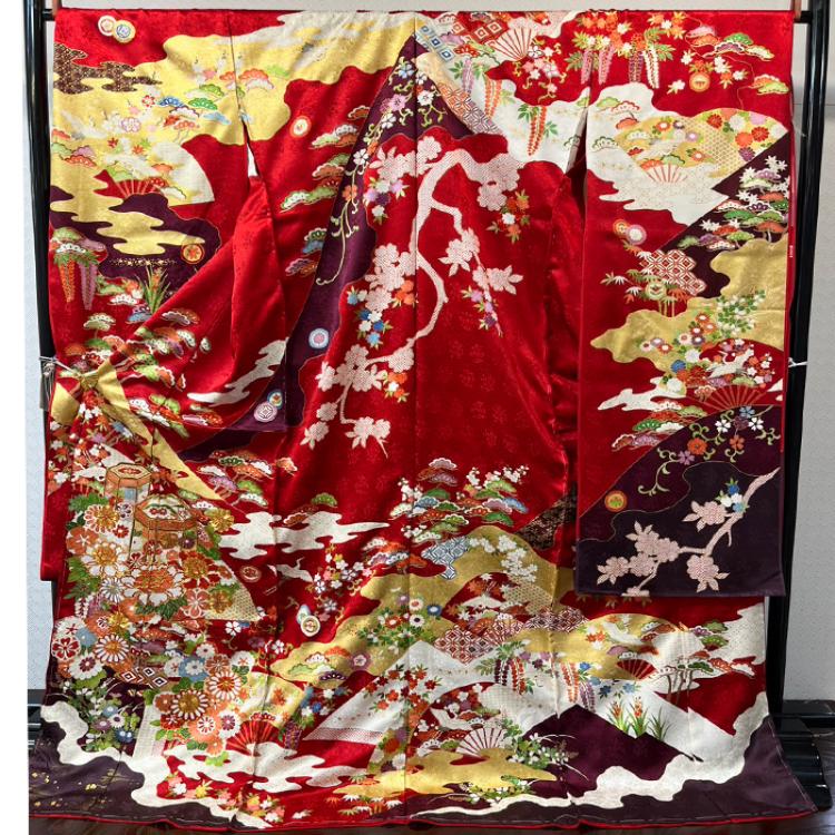 金駒刺繍　金泥扇面／赤