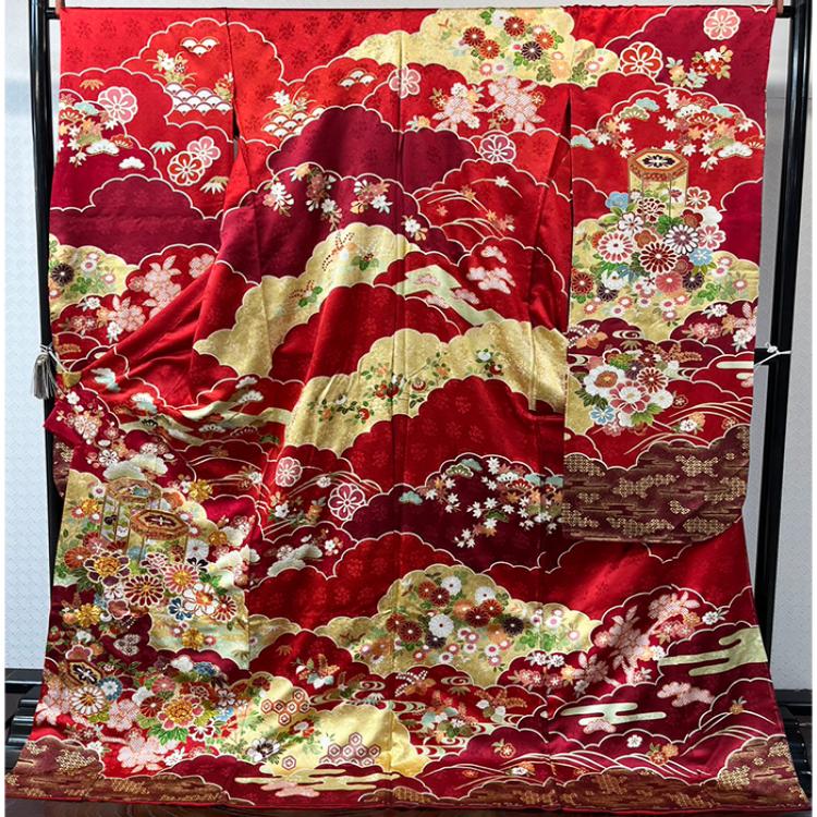 金駒刺繍　赤の金彩友禅