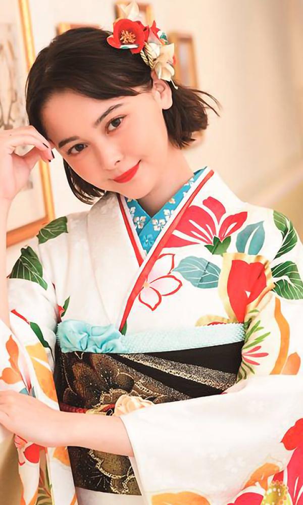 玉城ティナ振袖の椿 白 レトロ ロマン 菊京屋