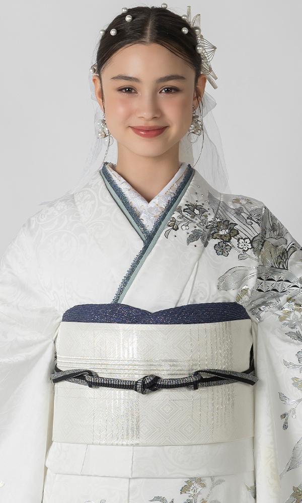 白地に銀彩振袖 桂由美