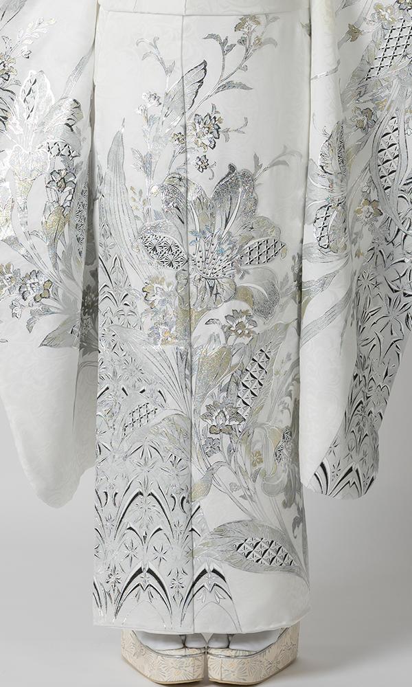 白地に銀彩振袖 桂由美