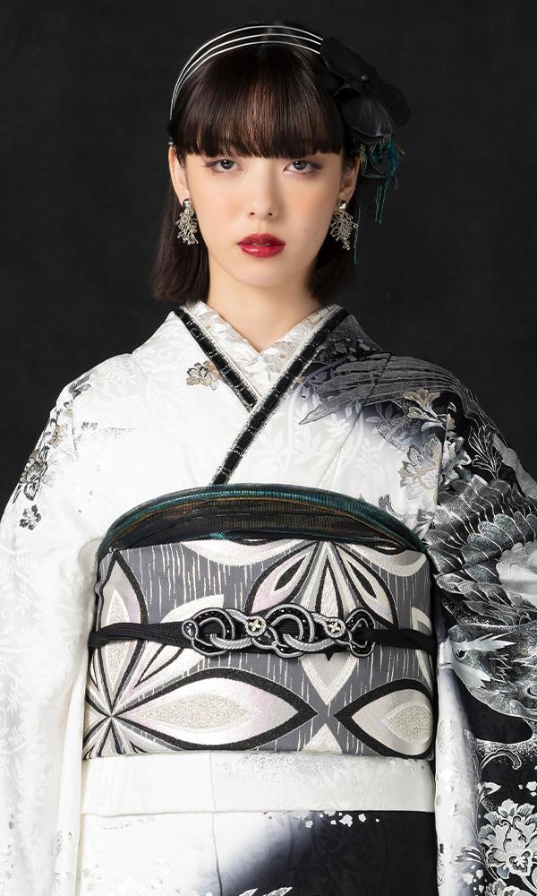 白黒トーンの銀彩 桂由美