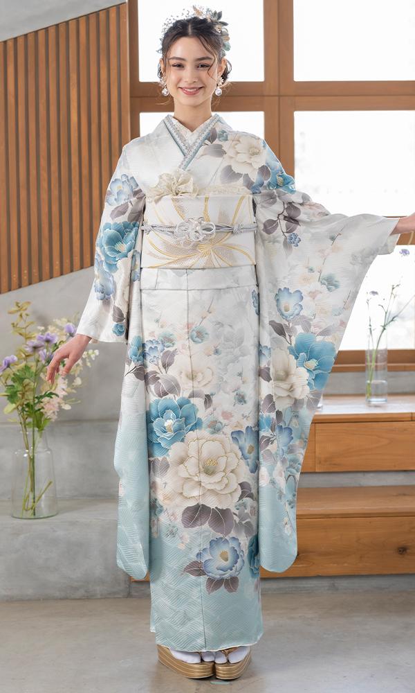 白地に水色と可愛い椿
