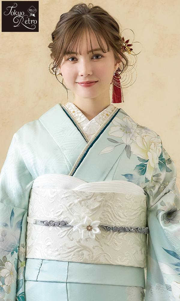ミントグリーンに牡丹の花