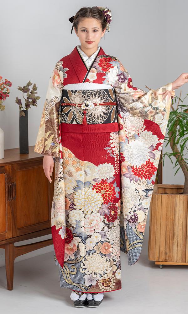 赤地に四季の花と金駒刺繡