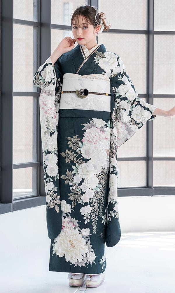 濃緑に白色の桜と牡丹