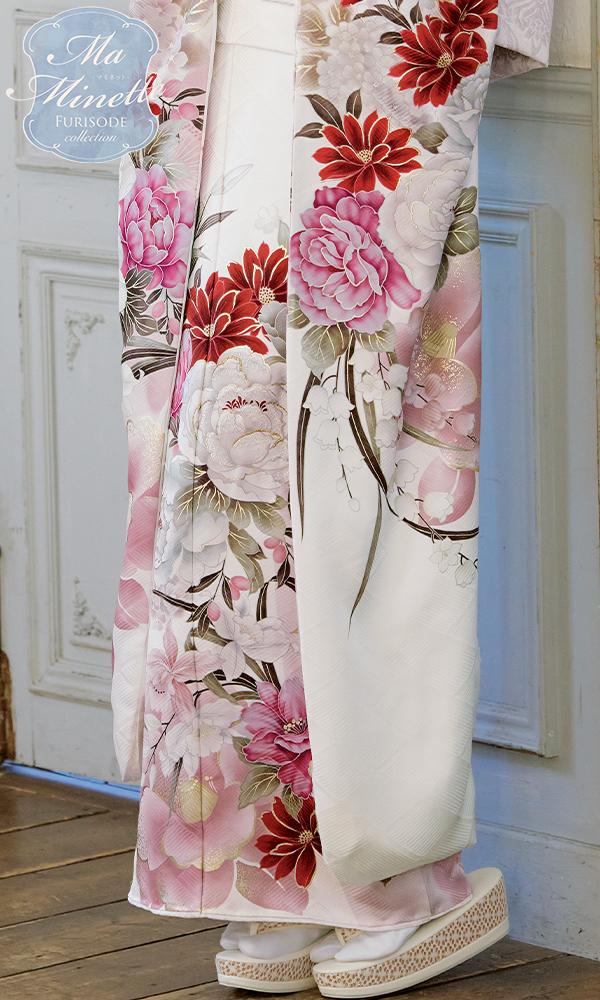 白地にピンクの牡丹と花柄