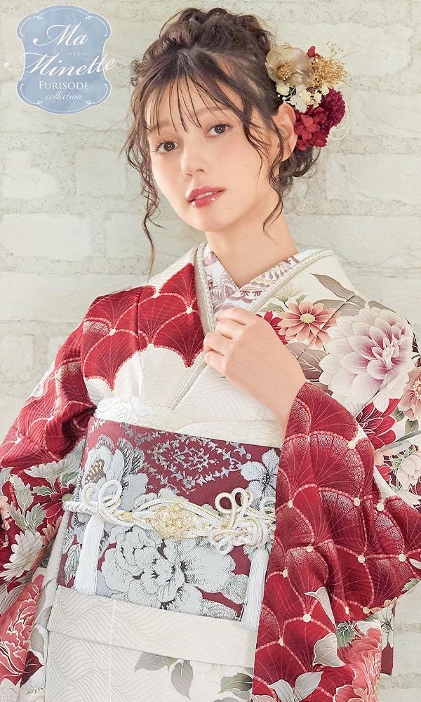 白色振袖に深紅の花文様