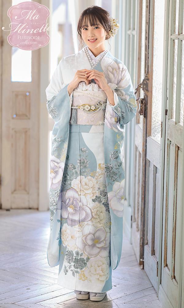 白と水色の大輪の花々