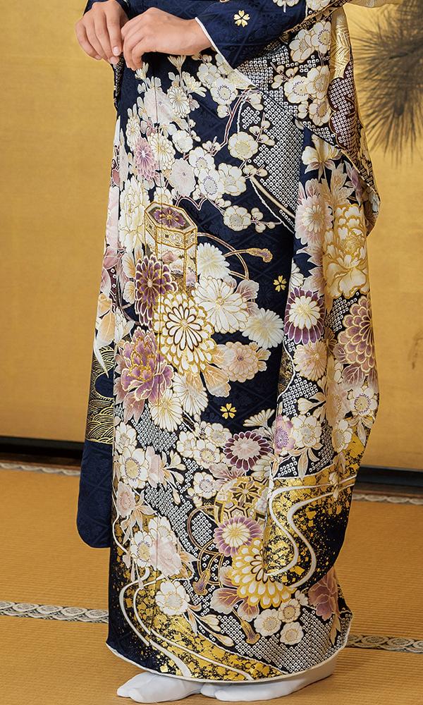 紺地に金彩と貝桶文様