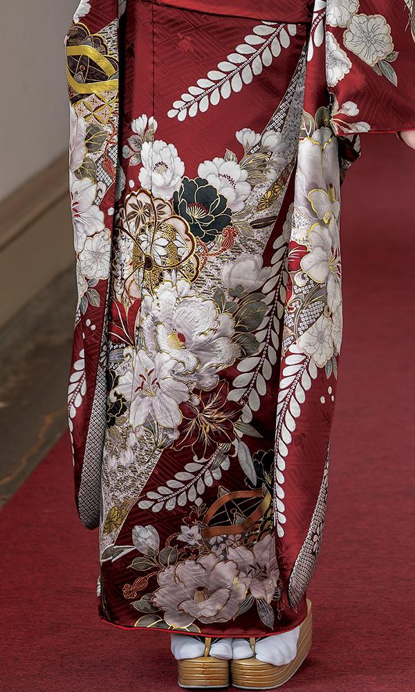 ボルドー振袖に吉祥文様