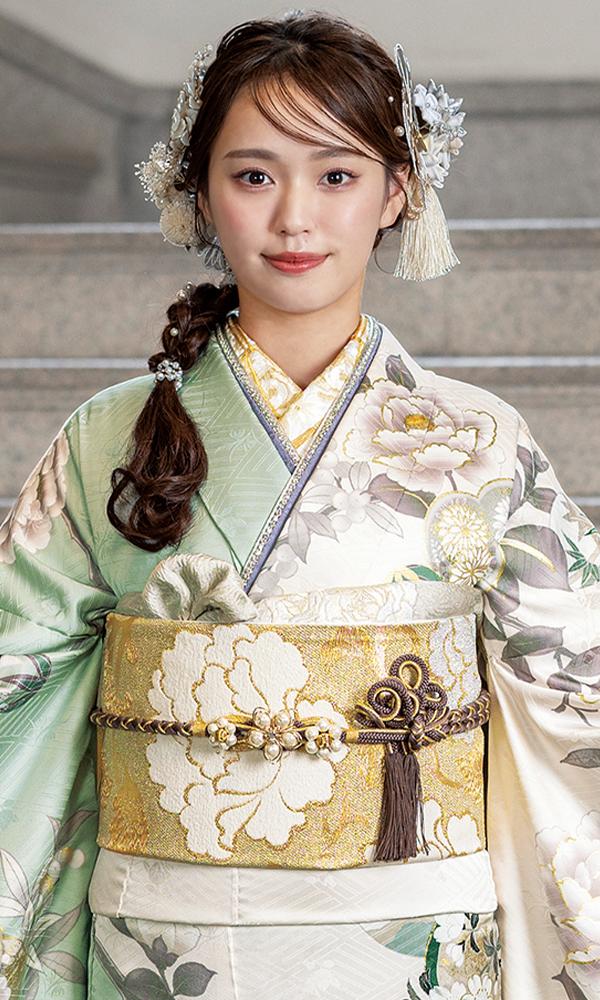 白とミントの染分け椿振袖