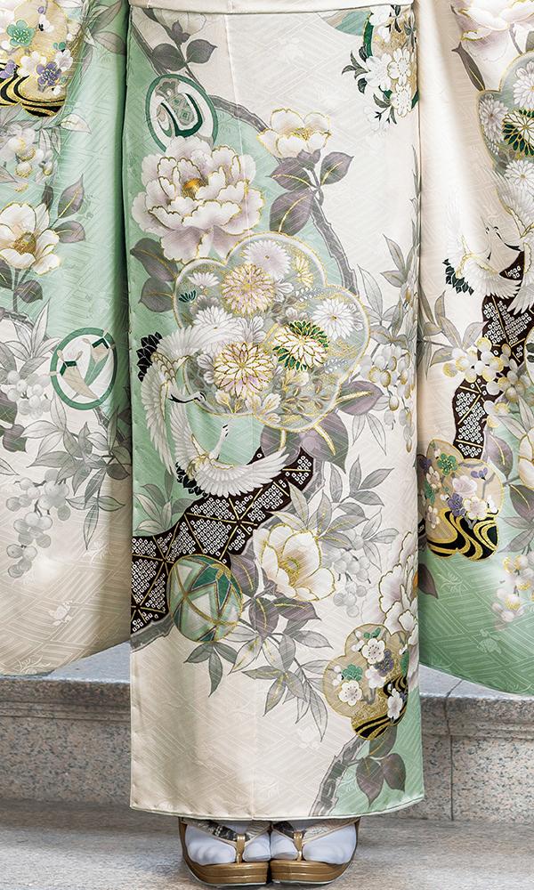 白とミントの染分け椿振袖