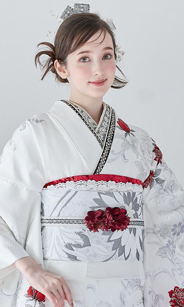 白地に銀彩牡丹と赤い薔薇