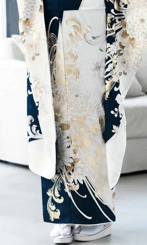 紺と純白の乱菊の金彩振袖