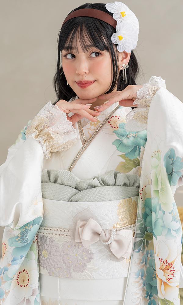 白地にミントブルーの花々