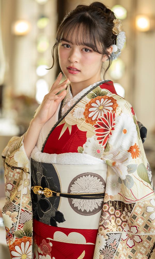 白地に赤の松竹梅