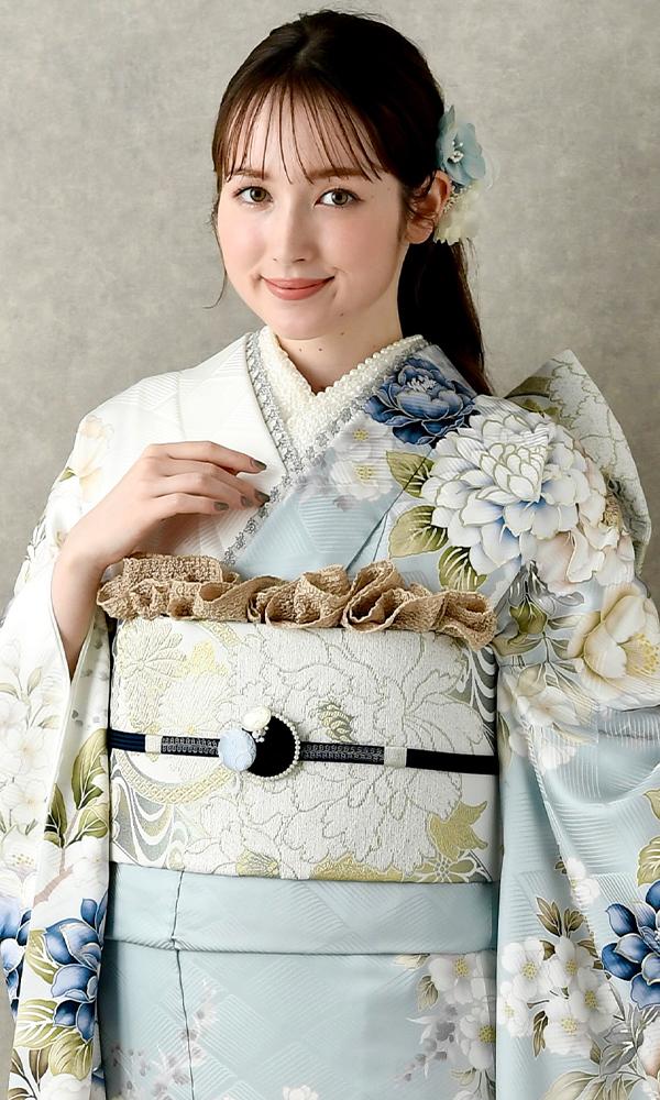 水色と白の牡丹と花尽くし