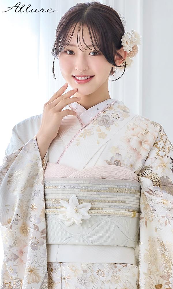 白地にピンクの花尽くし