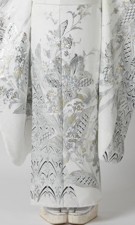 白地に銀彩振袖 桂由美