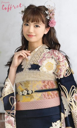 濃紺色振袖に四季の花車