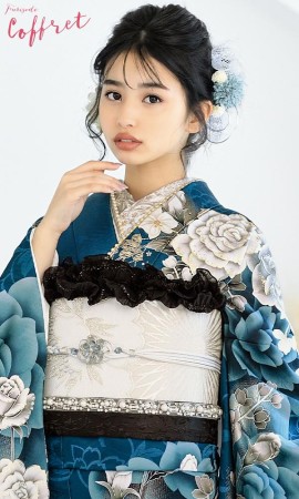 エメラルド色に白銀の薔薇