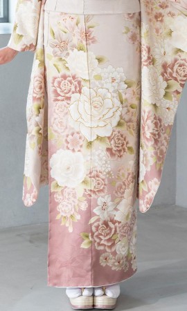 くすみピンクの薔薇と牡丹