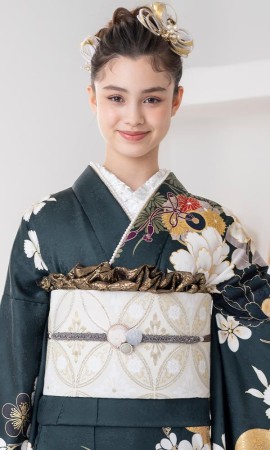 深緑色の豪華な金彩と牡丹