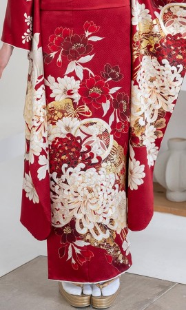 赤地に濃淡の花柄と乱菊