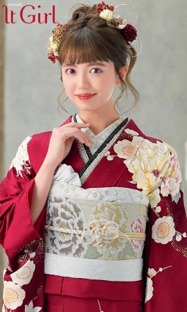 深紅振袖に四季の花尽くし