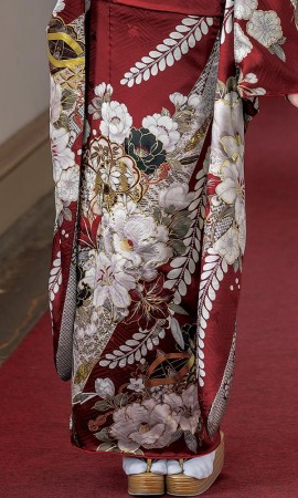 ボルドー振袖に吉祥文様