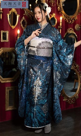 紺地に幻想的な銀箔の舞