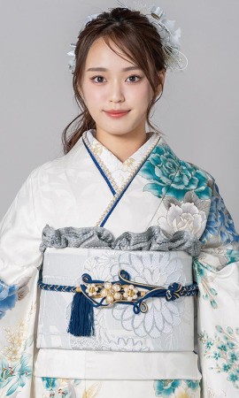 白地に濃淡ブルーの花舞