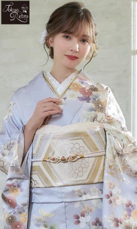 シルバーグレーに四季の花