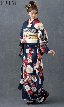 紺色に紅白の梅花振袖