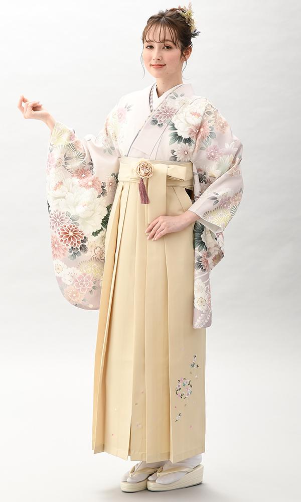 くすみピンクに四季の花＆袴