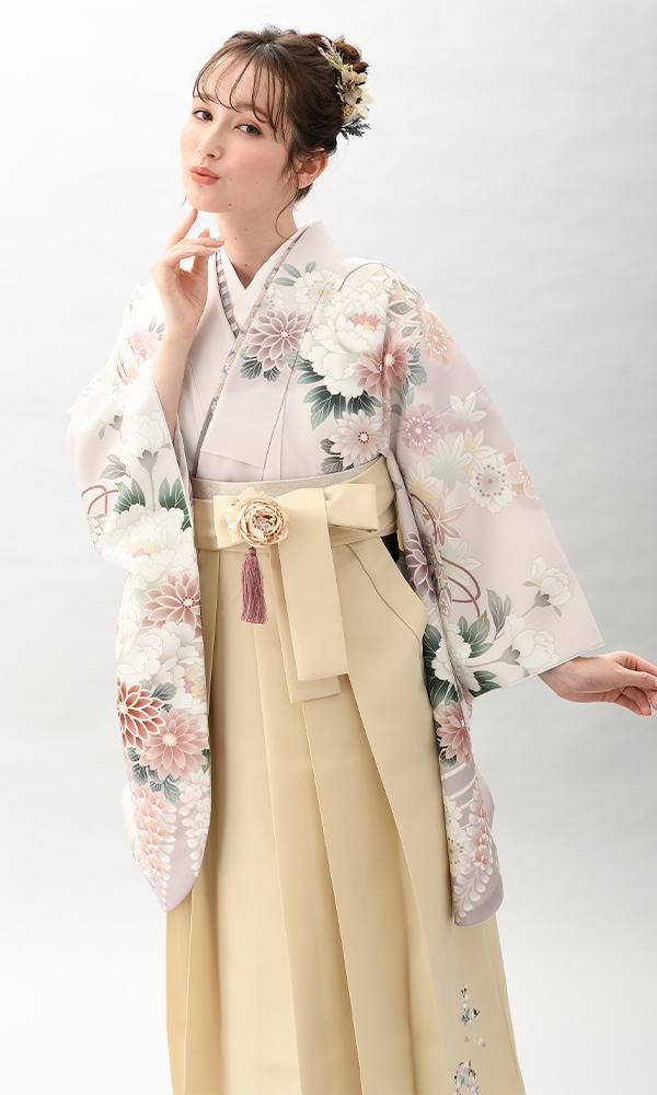 くすみピンクに四季の花＆袴