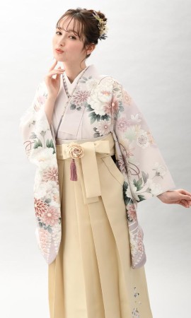 くすみピンクに四季の花＆袴