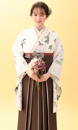 白地の百花繚乱＆茶系袴