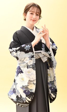 紺地の古典柄に花舞＆袴