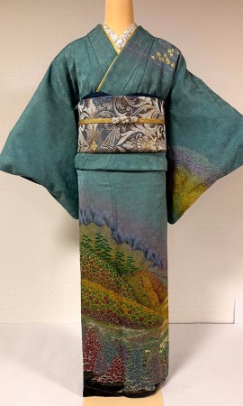 ブルーにおぼろ染絞り