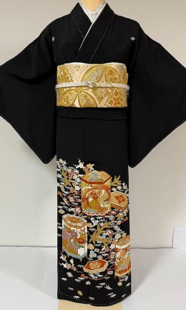 貝桶文様 黒留袖