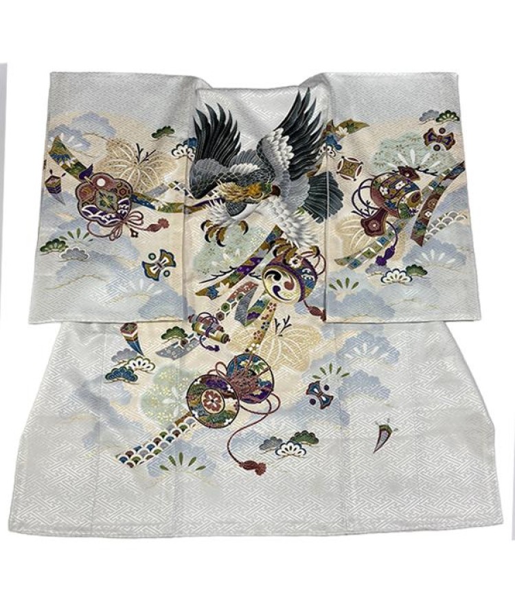 白のぼかし染に鷹/祝着